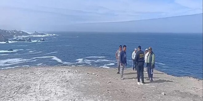 La búsqueda de varón continúa en los acantilados. La zona es de difícil acceso.