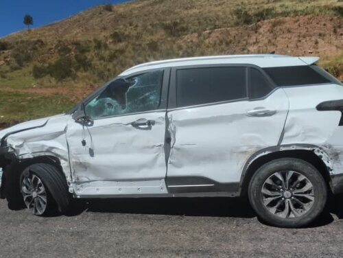 Choque terminó con daños materiales en la vía Azángaro-Salinas 2 No hubo víctimas que lamentar.