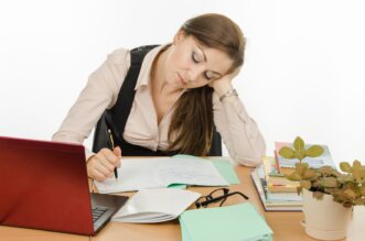 72695922 teacher concentration checks notebook students