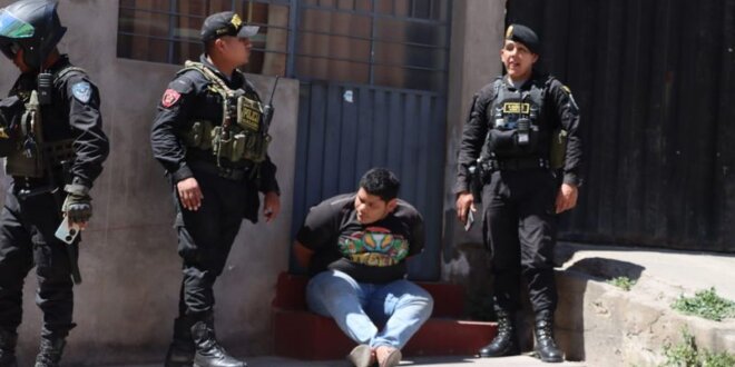 La Policía sospecha que integrarían red criminal vinculada a extorsiones y sicariato.