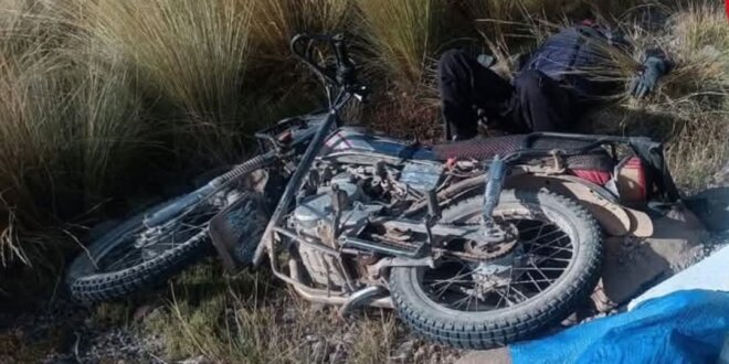 Motociclista se debate entre la vida y muerte