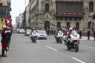 Dos choferes asignados al Despacho Presidencial conducen pese a tener el brevete cancelado o vencido.