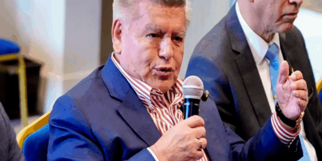 El gobernador regional de La Libertad indicó que la salida del premier o de cualquier ministro afectaría a la gestión pública.