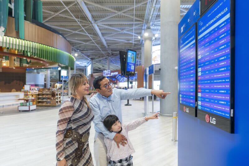 Nuevo aeropuerto ya está recibiendo a pasajeros.