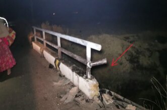 1. AUTO SE ESTRELLO Aca se estrello