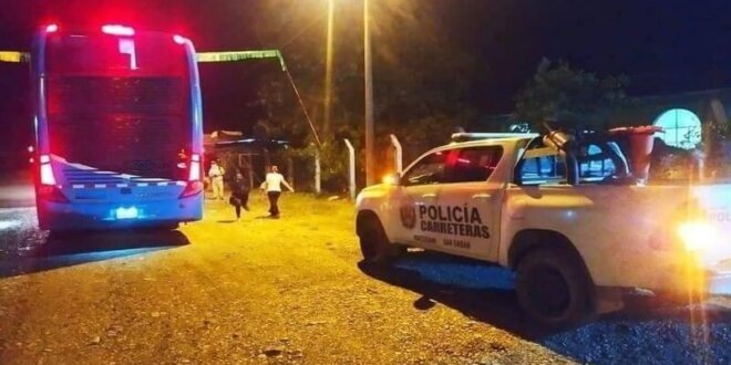 Asalto de pelicula a un bus repleto de pasajeros 2