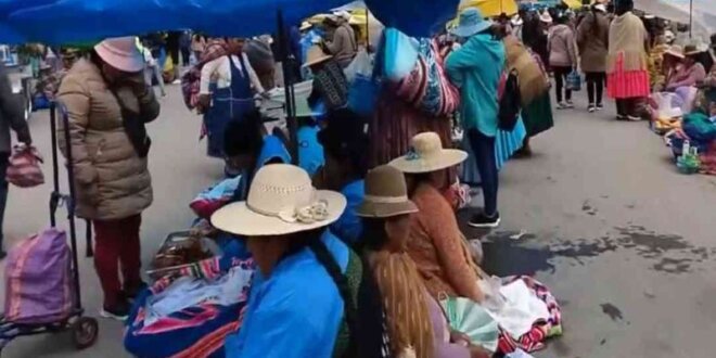 Comerciantes bolivianos invaden Yunguyo 1 Comerciantes bolivianos invaden Yunguyo