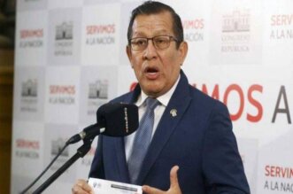 congresista eduardo salhuana respalda pedido de dina boluarte para asistir a funeral del papa francisco 0