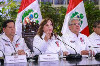 Jefa de Estado subrayó que no habrá pacto con la ilegalidad.