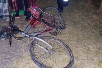 1. CAMIONETA LOCA ASESINA cada uno iba en su bicicleta