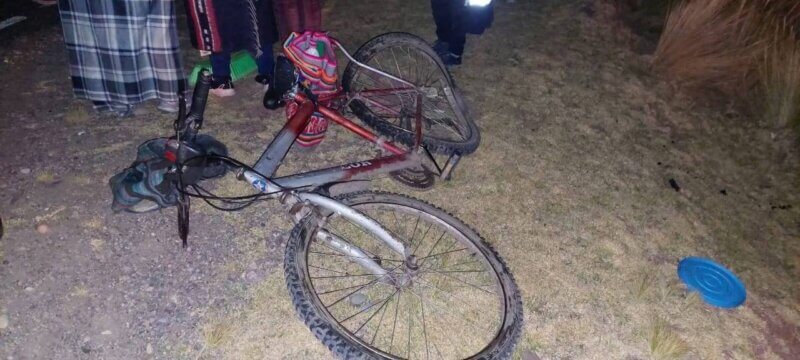 1. CAMIONETA LOCA ASESINA cada uno iba en su bicicleta