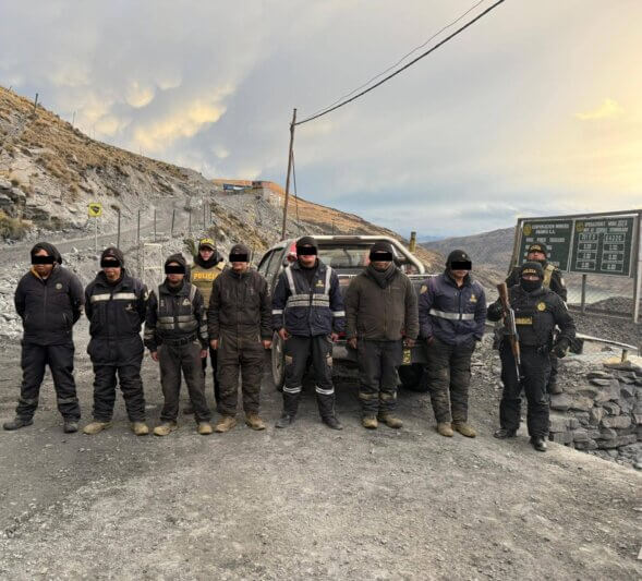 1. SIETE MINEROS FOTON