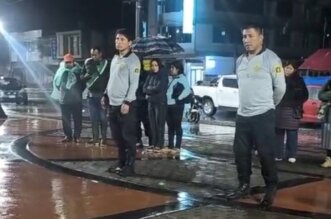 Ronderos detienen a Policias en jarana 1