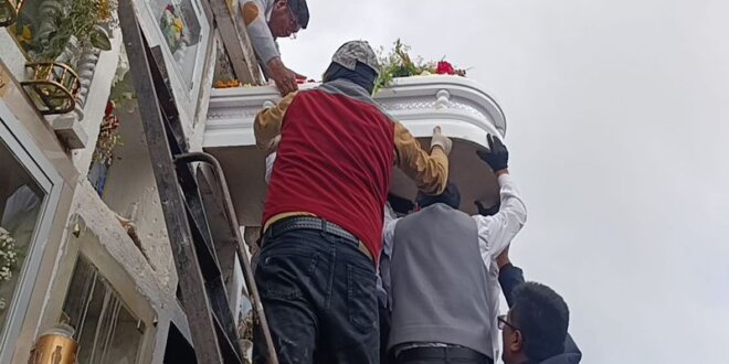 familiares y amigos dan el ultimo adios alisbeth 2