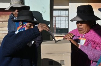 Bolivianos van a las urnas en un contexto de tensiones políticas, una crisis económica y un llamado al voto nulo liderado por el expresidente Evo Morales.