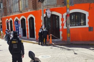 1. BALEAN A COMERCIANTE SOBRE FOTON CUADRO ROJO