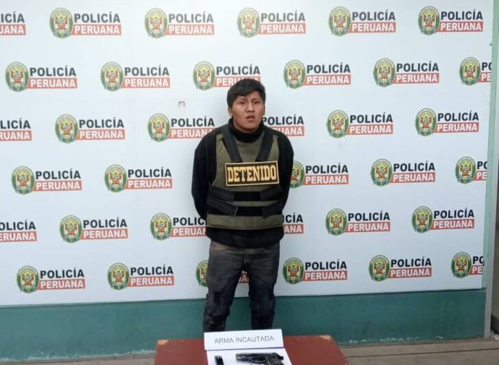 1. CON PISTOLA INTENTO ROBAR FOTON