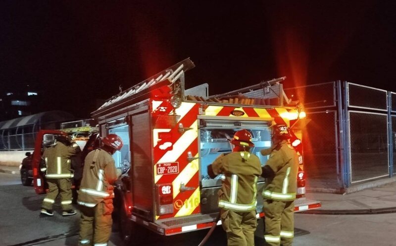 incendio se desata en vivieda de cesar vallejo