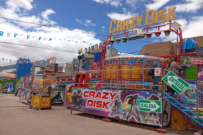 Juliaca: Diversión peligrosa en los juegos mecánicos 1 1. DIVERSION ´PELIGROSA FOTON