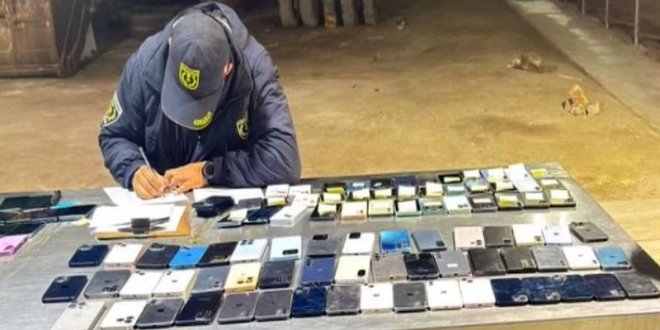 Modernos equipos eran llevados por tres personas a Ilo.