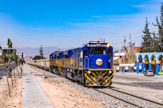 Propuesta sostiene que ferrocarril causa accidentes, congestión vial e impacto ambiental.