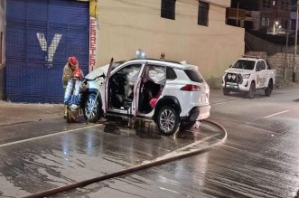 camioneta de familia choca y se incendia