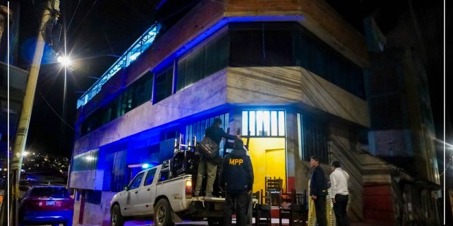 clausuran cantina con fachada de restuarante 2