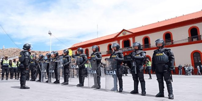 denucnian favoritismo de agentes e la USE en Perumin