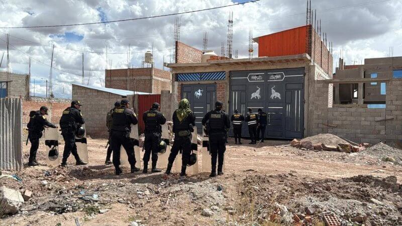 1. GUARIDA DE ROBACARROS FOTON 1