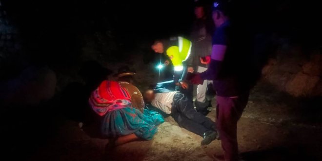Puno: Varón sufre terrible caída a una cuneta 1 Varon sufre terrible caida a una cuneta