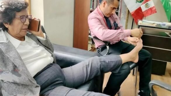 Lucinda Vásquez dice ser víctima de venganza: le cortan uñas de pies y le preparan desayuno, pero ella no hace mea culpa 1 luci final 585x373 1