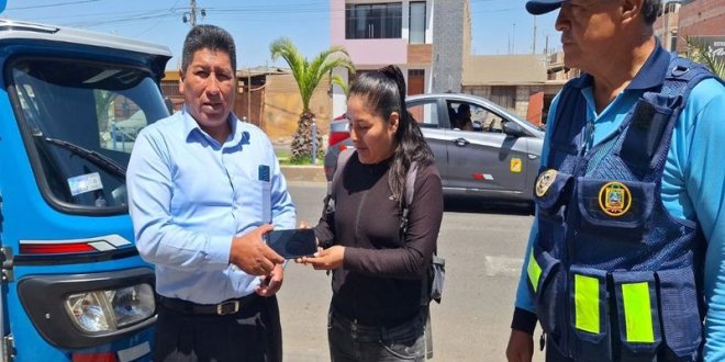 mototaxista devuelve celular a pasajera