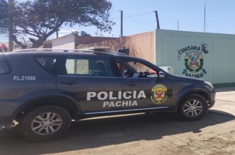 mujer salva a enamorado y la atropellan