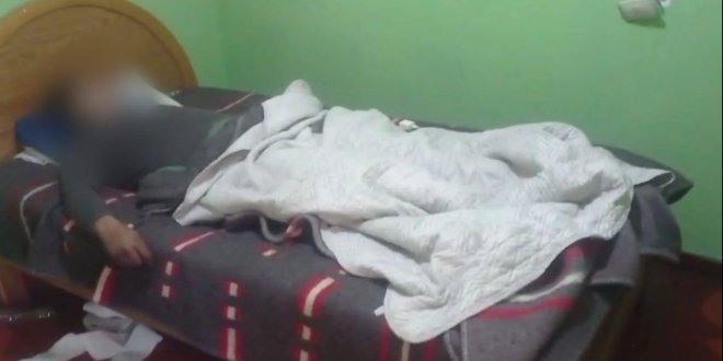 1. HUESPED ES HALLADO MUERTO SOBRE FOTON CUADRO NEGRO