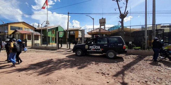 1. PROSTITUYO A SU AMIGA FOTON