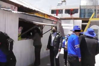 2. LADRONES QUIOSCOS sobre foton cuadro rojo 222