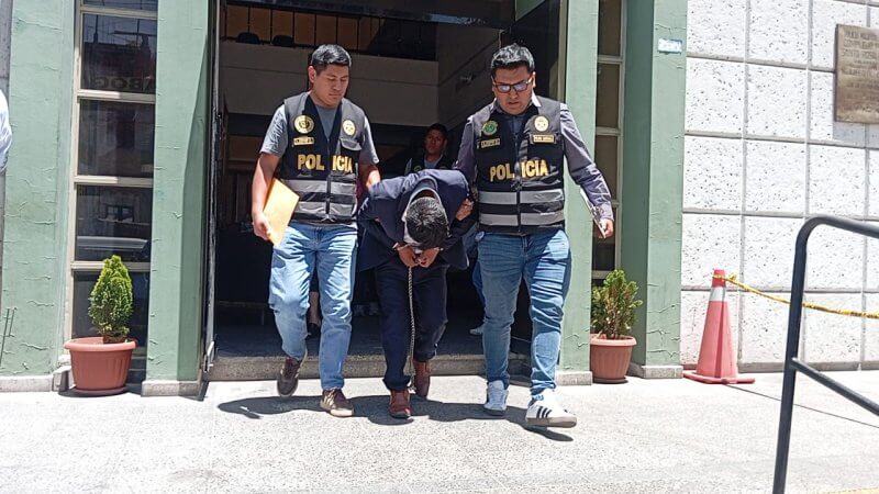 Arequipa: Docente es acusado de violar a adolescente 1 C 1