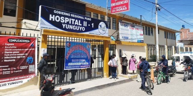 Trabajadores toman hospital de Yunguyo