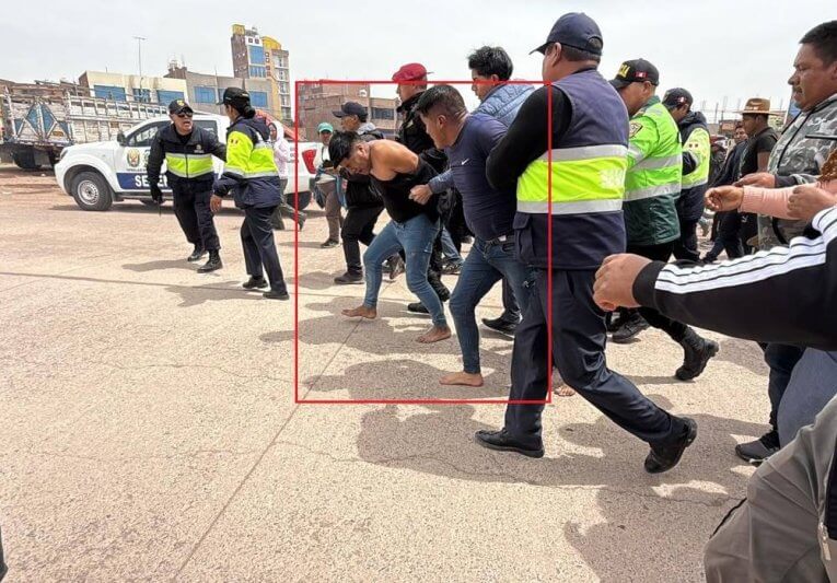 1. ALIAS LEQUE LEQUE Casi los linchan