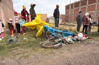 1. MAMA DESPIERTA Sobre foton cuadro rojo