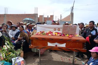 1. ULTTIMO ADIOS A MAMA FOTOM