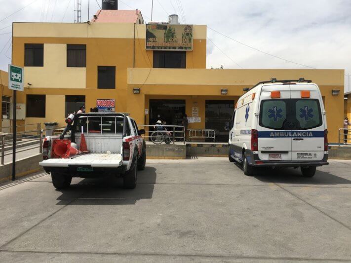 Arequipa: Acuchillan a jóvenes por no dejarse robar 1 a 10