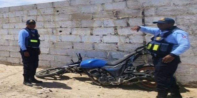 abandonan moto partida en dos