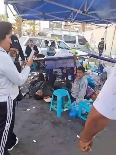 Tacna: Auto arrasa puesto de comida y deja cinco heridos 1 abridora unir 1 1