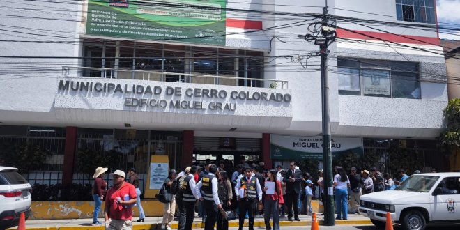 Arequipa: Intervienen comuna debido a invasiones 1 A 12