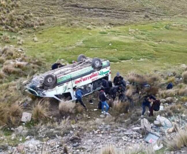 Aparatosa volcadura pudo ser una trageeediaaa