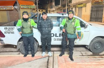 detiene a sujeto acusado de robo de un vehiculo